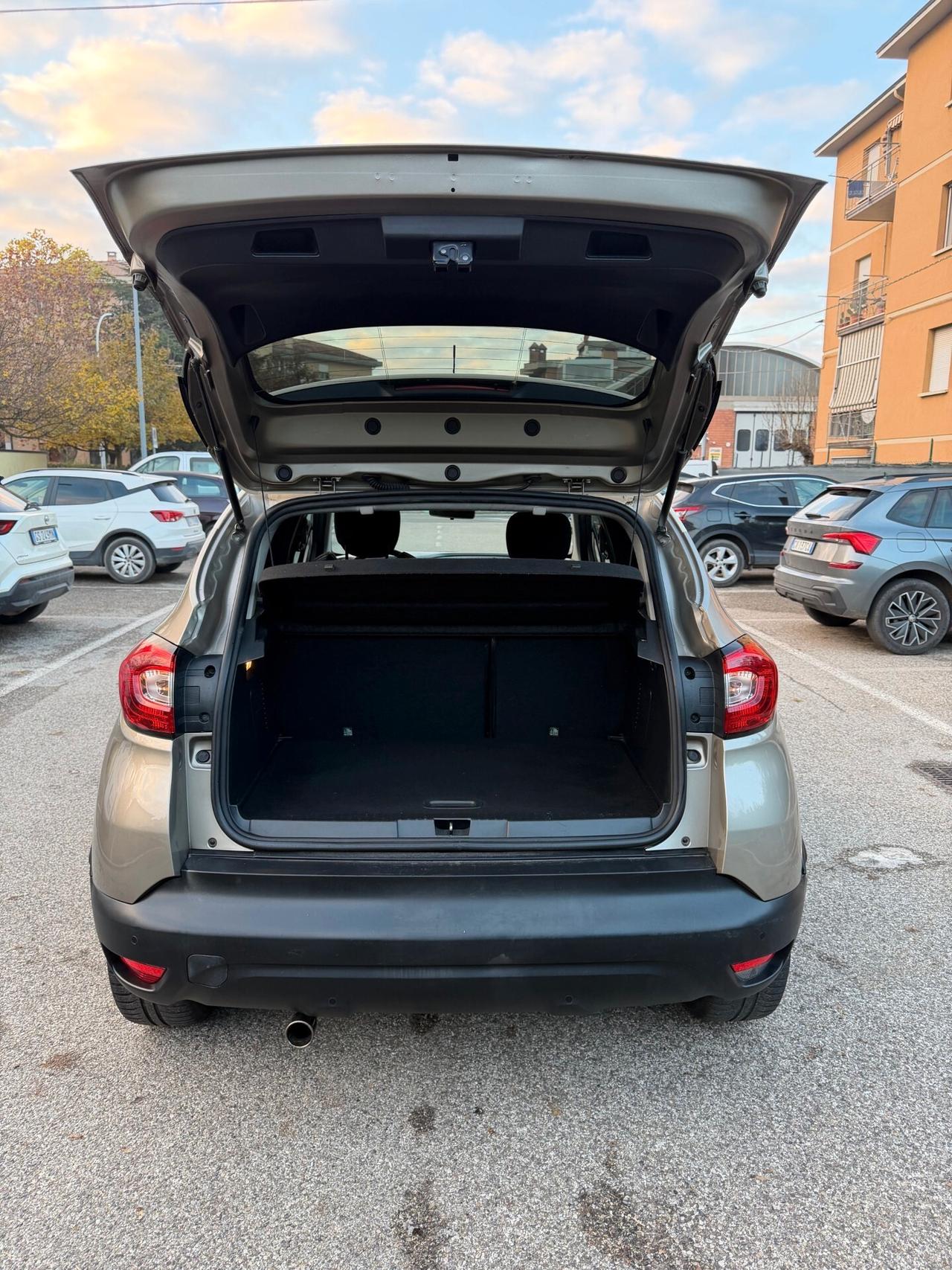 Renault Captur 1.5 dci - NEOP. - NAV. - 12 MESI DI GARANZIA -