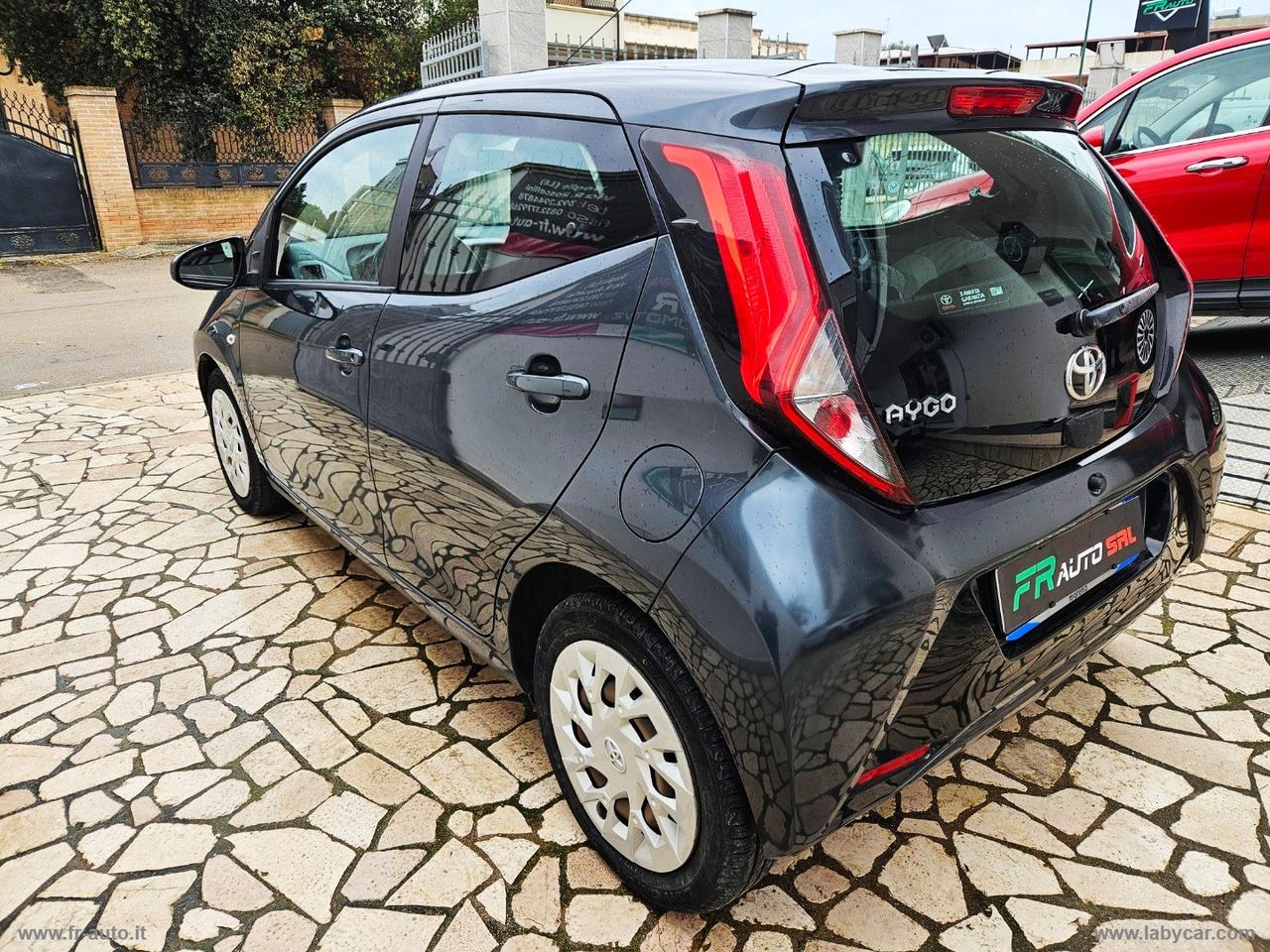 TOYOTA Aygo 1.0 VVT-i 72 CV 5p. x-cite