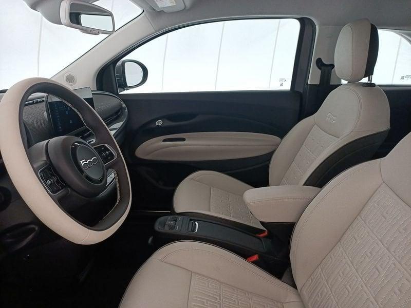 FIAT 500 LA NUOVA E Nuova Hatchback My23 La Nuova - La Prima Berlina