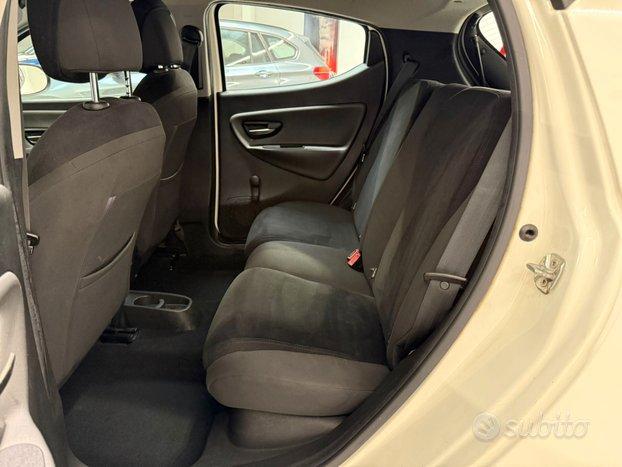 Lancia Ypsilon 0.9 TwinAir 85 CV 5 porte Metano Ec