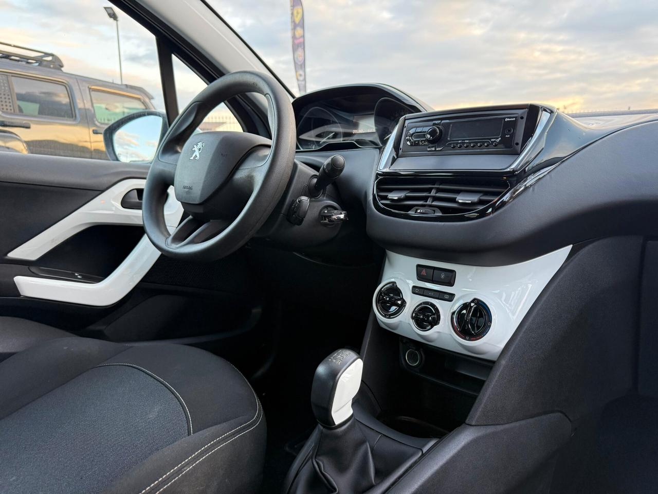 Peugeot 208 PureTech 82 5 porte Allure