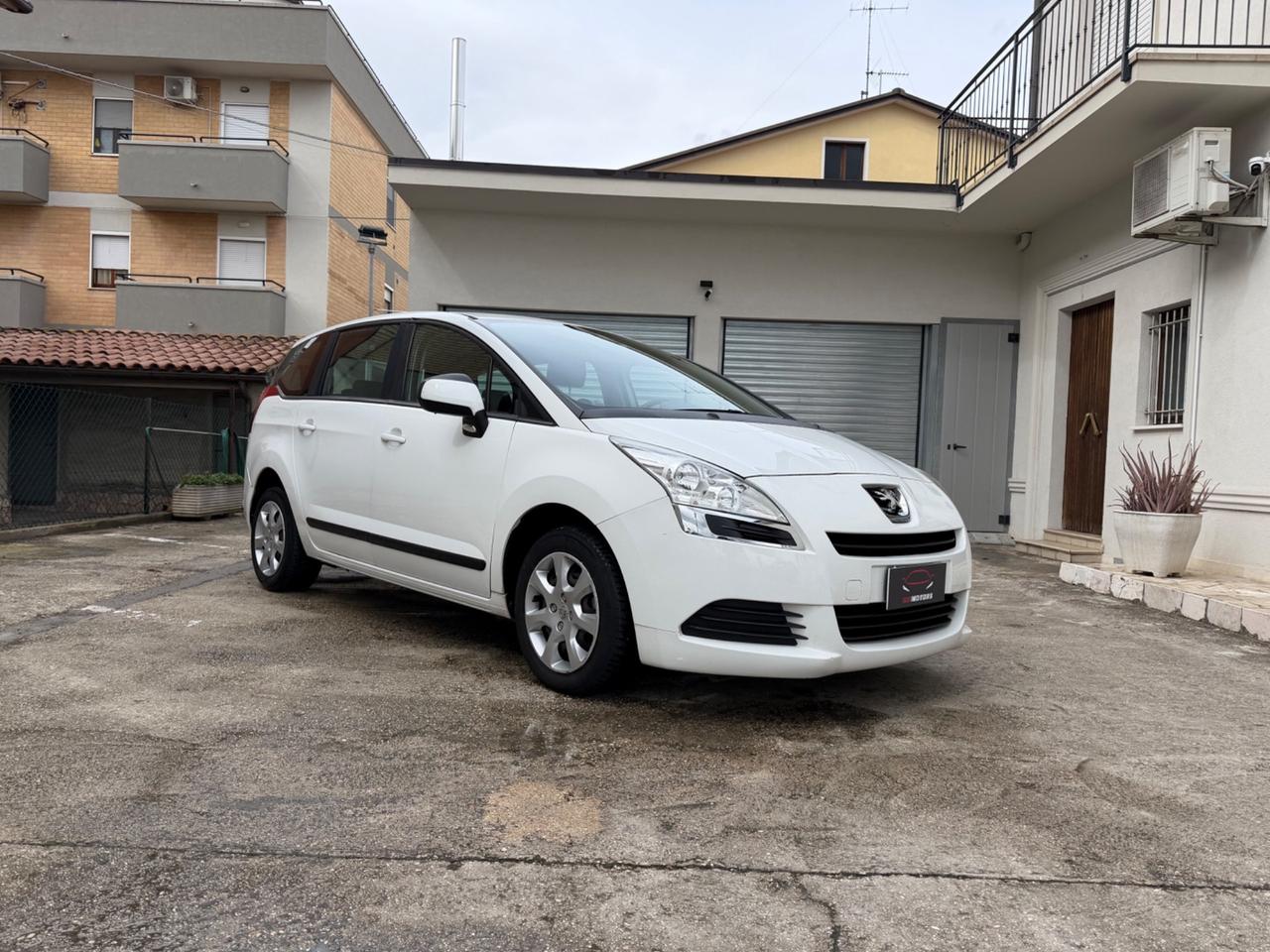 Peugeot 5008 1.6 HDi 115CV - 7 POSTI