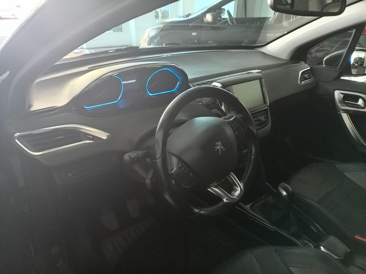 Peugeot 2008 BlueHDi 100 Black Matt