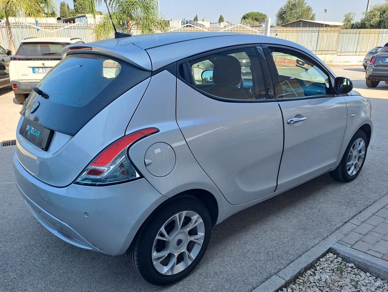 Lancia Ypsilon 1.2 69 CV GPL Ecochic Gold 2021