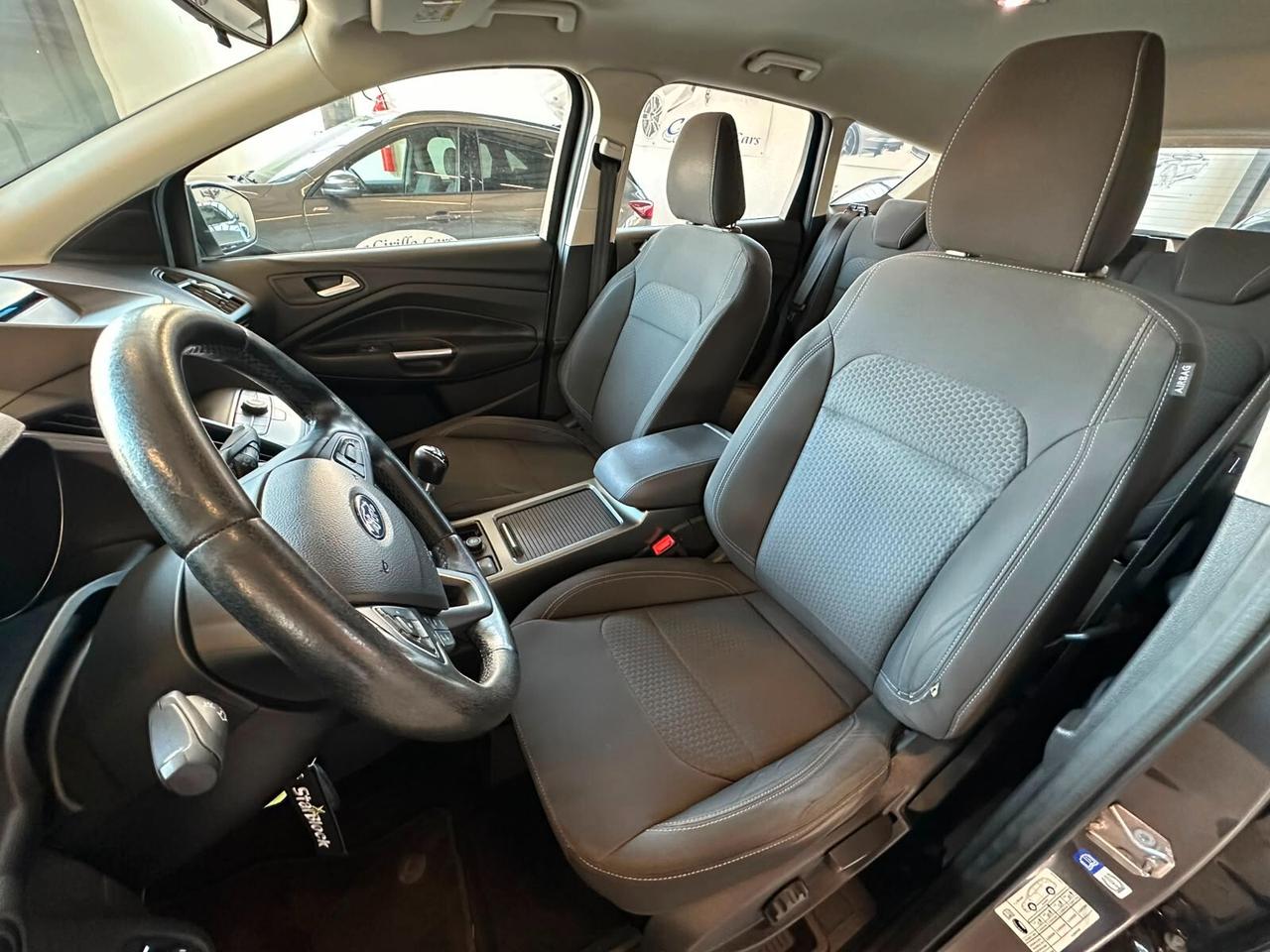Ford Kuga 2.0 TDCI 150 CV S&S 2WD Titanium