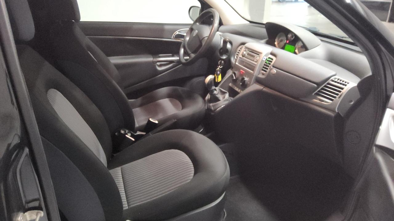 Lancia Ypsilon 1.2 Platino