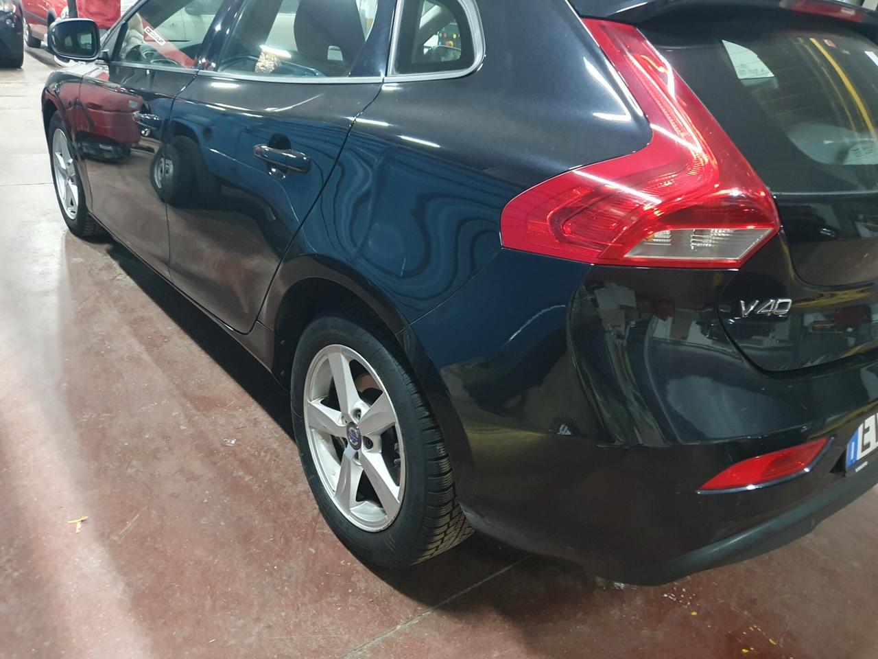vendesi Volvo V40 D2 1.6