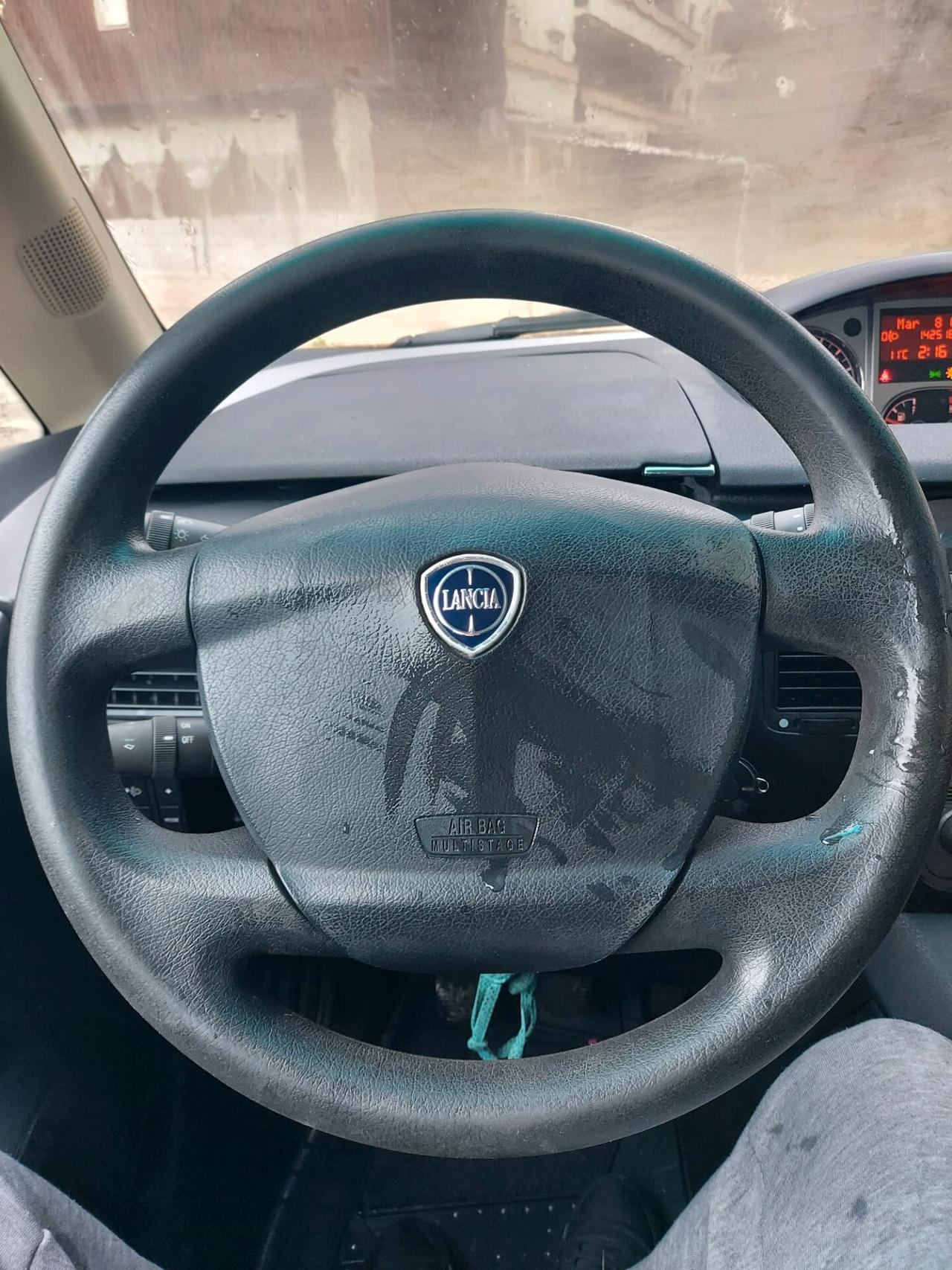 Lancia MUSA 1.3 Mjt 95 CV 5th Avenue 2012