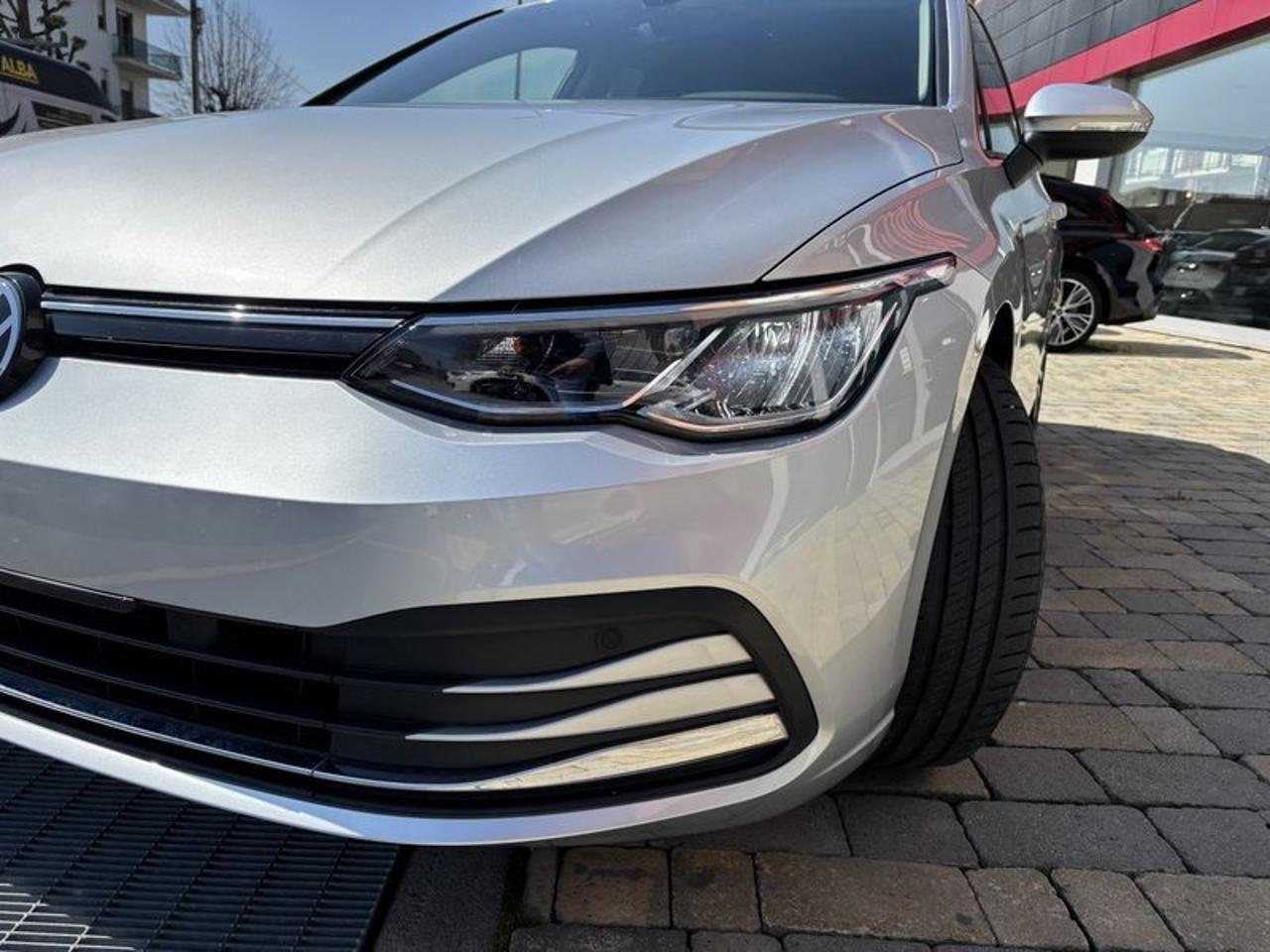 Volkswagen Golf 1.0 eTSI EVO DSG Active NAVI-LED-16"