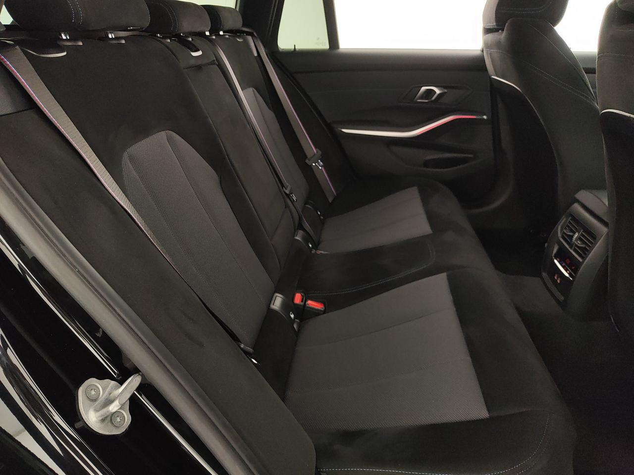 BMW 320d Touring mhev 48V xdrive MSport auto
