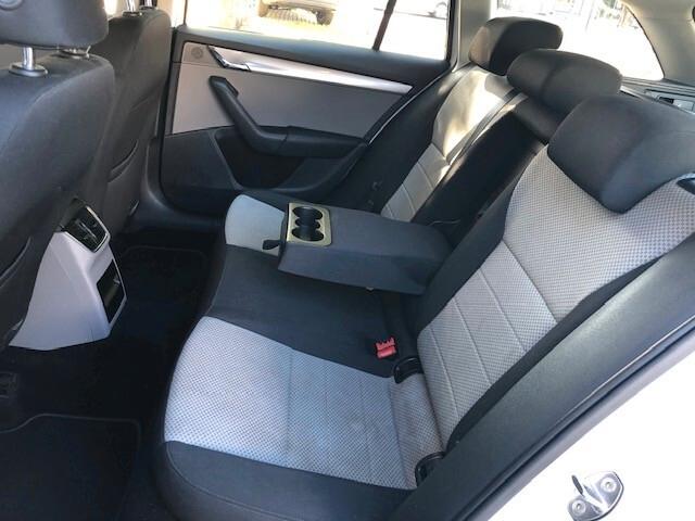 Skoda Octavia W 1.6 TDI 110cv Executive Plus - N1