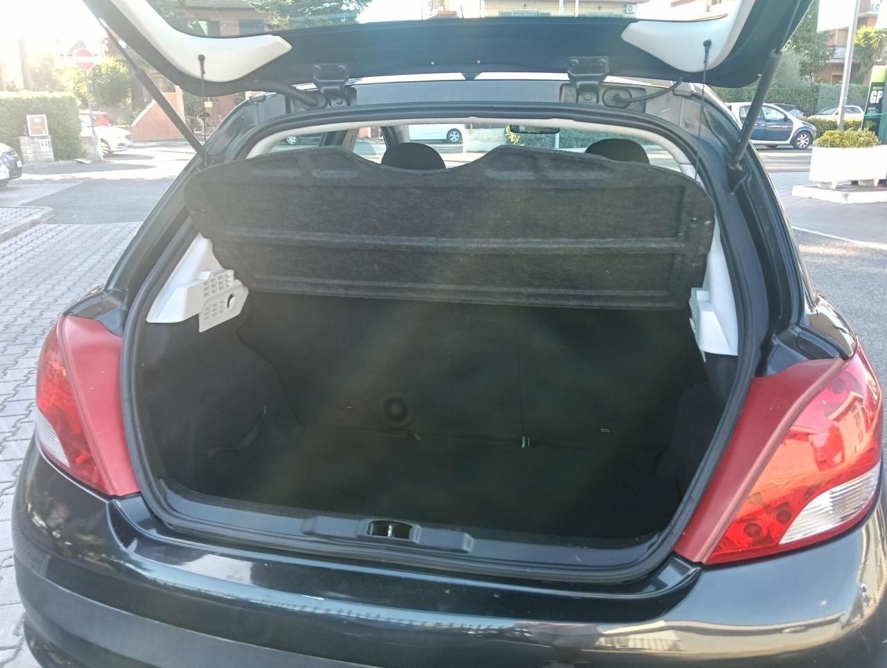 Peugeot 207 1.4 Marciante / Motore da rivedere consumo d'olio