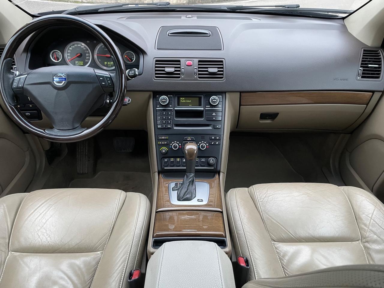 Volvo XC 90 XC90 2.4 D5 185 CV aut. AWD Executive* 7 posti *