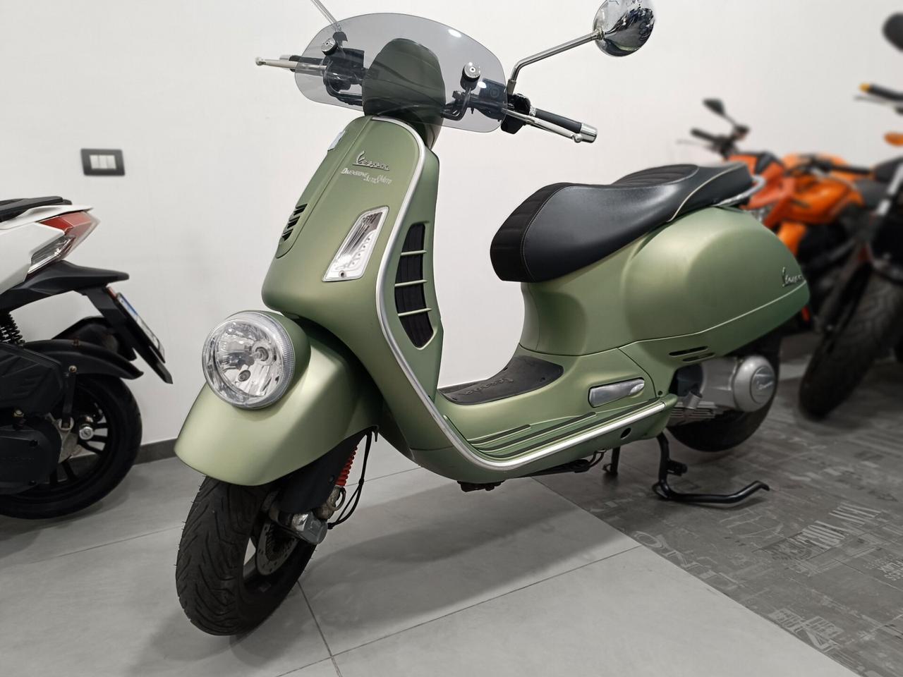 Vespa 6 giorni gt300