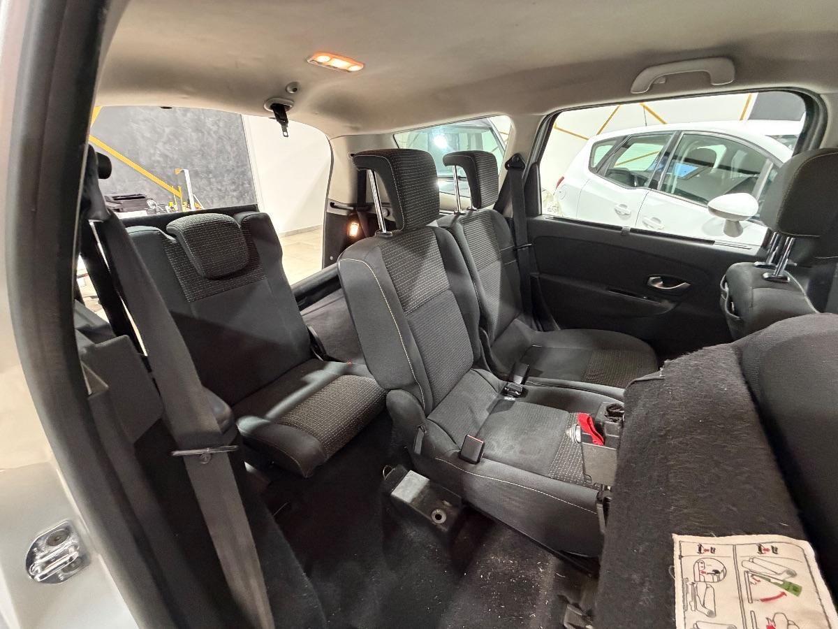 RENAULT - Scénic X-Mod - 1.5 dCi 110CV Luxe. 7P