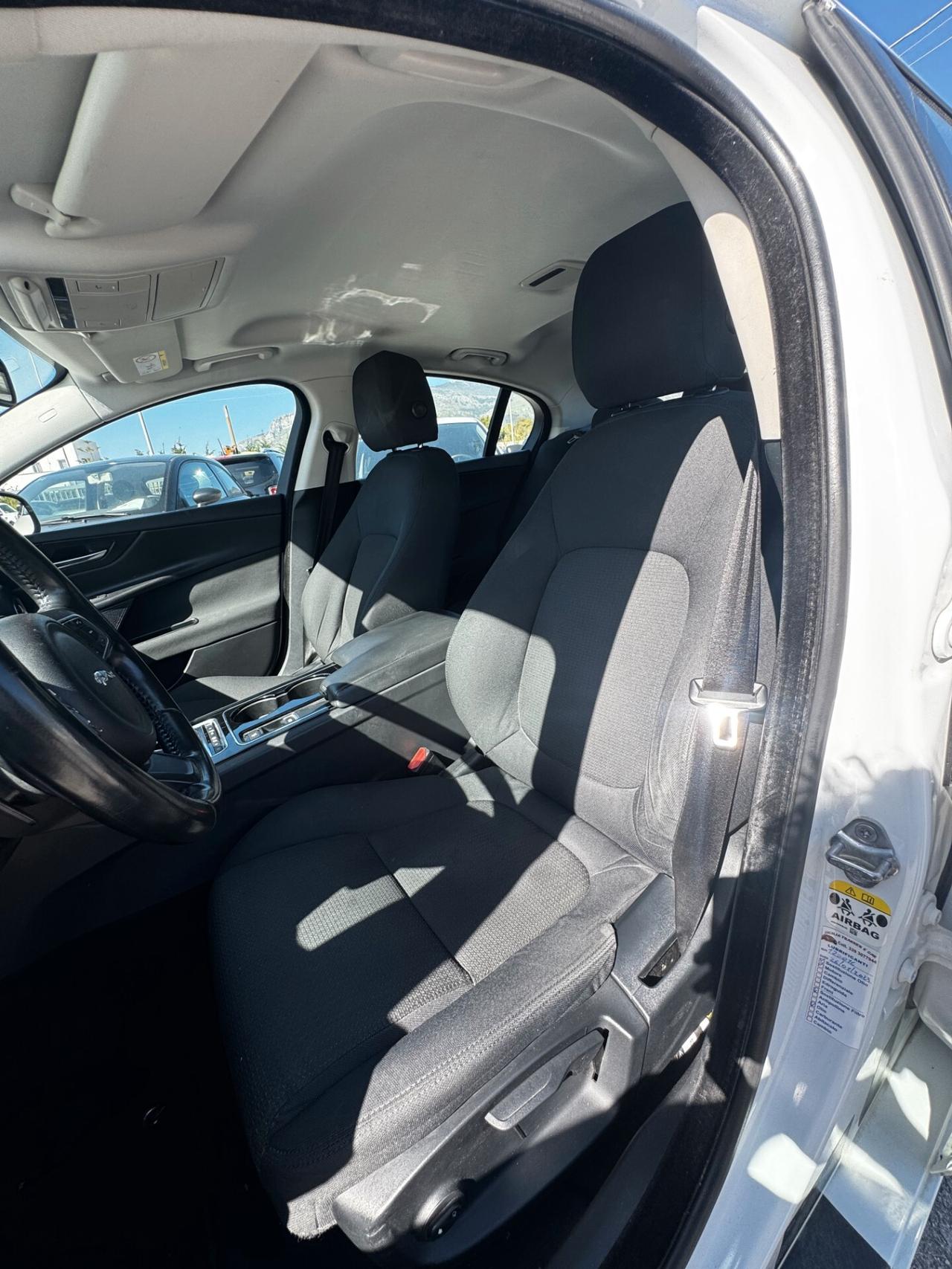 Jaguar XE 2.0 D Turbo Prestige