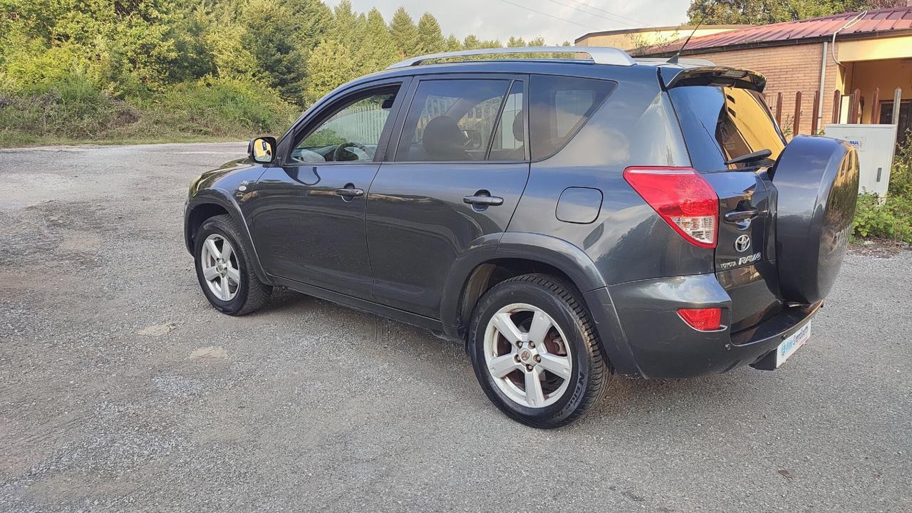 TOYOTA RAV4 2.2 D-4D 177CV LUXURY