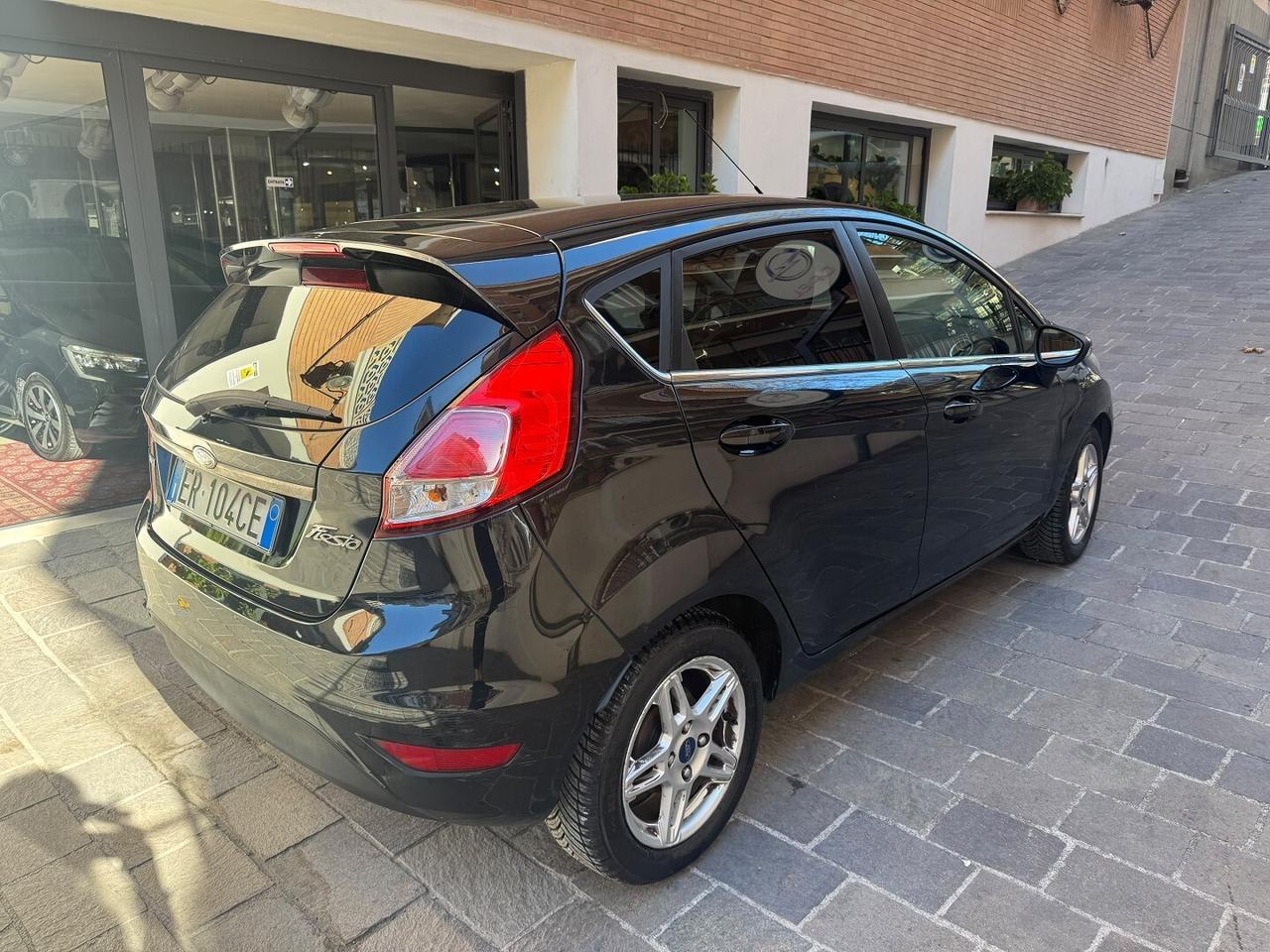 FORD Fiesta 1.5 TDCi 75CV 5 porte Titanium