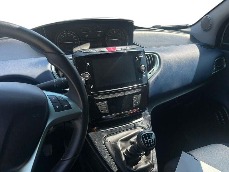 Lancia Ypsilon 1.0 FireFly 70cv Hybrid Platino
