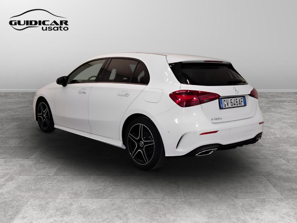 Mercedes-Benz Classe A - W177 2018 - A 180 d AMG LINE Premium