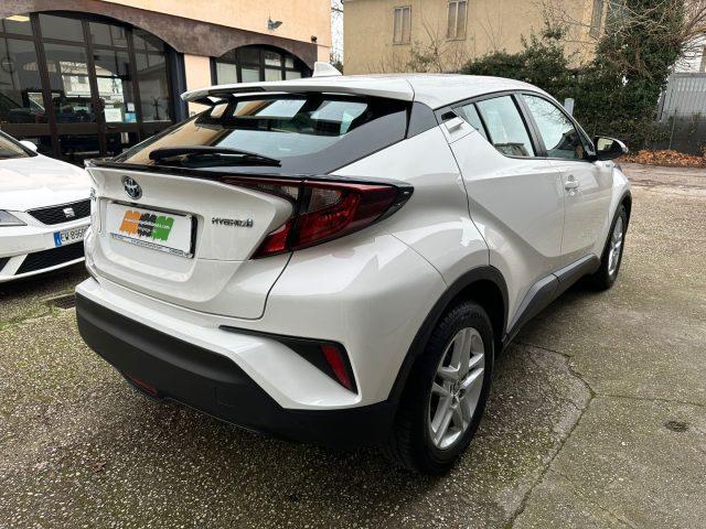 TOYOTA C-HR 1.8 Hybrid E-CVT Business