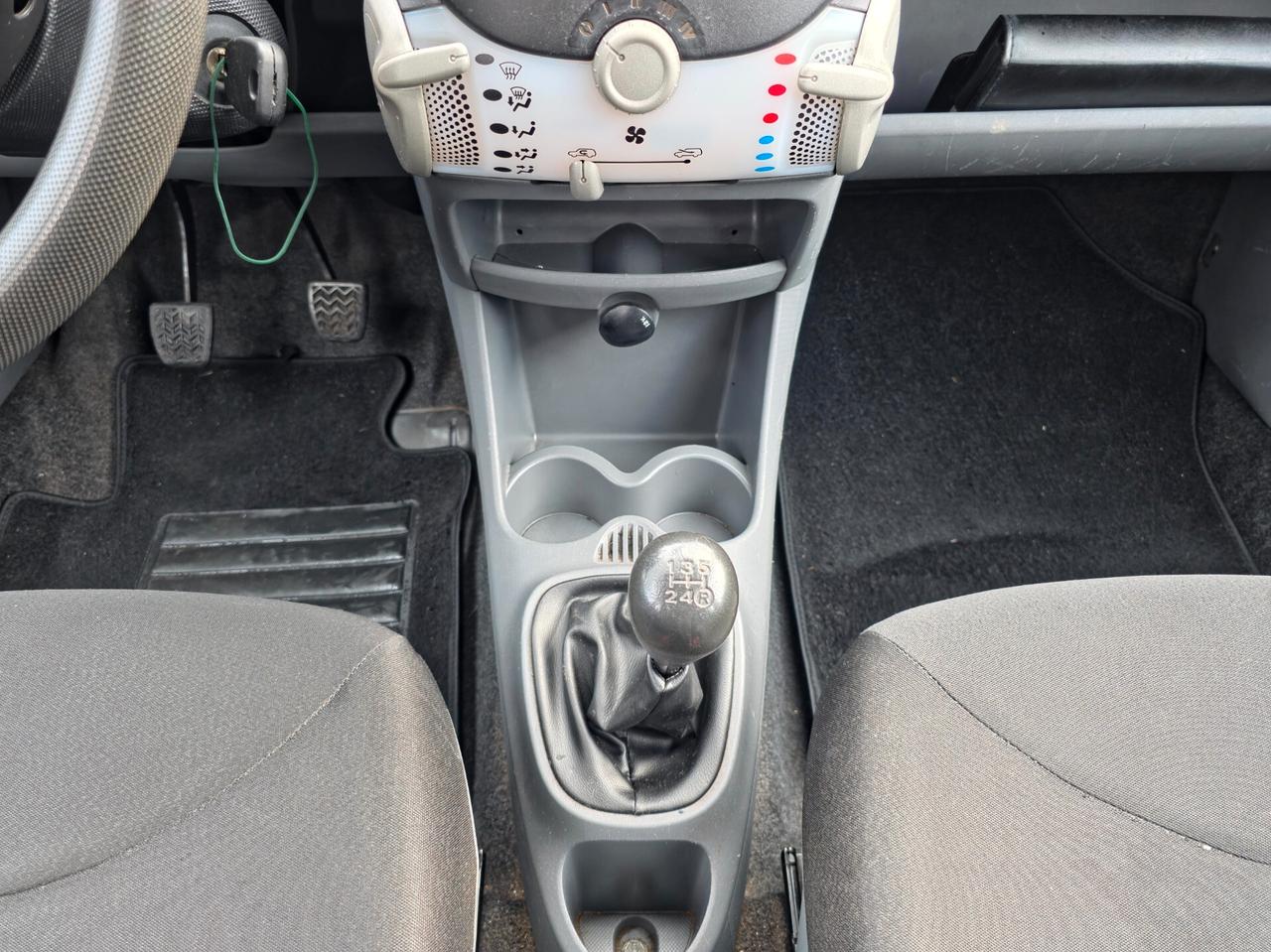 Toyota Aygo 1.0 12V VVT-i 5 porte Now Connect 2010-E5 Manuale NEO