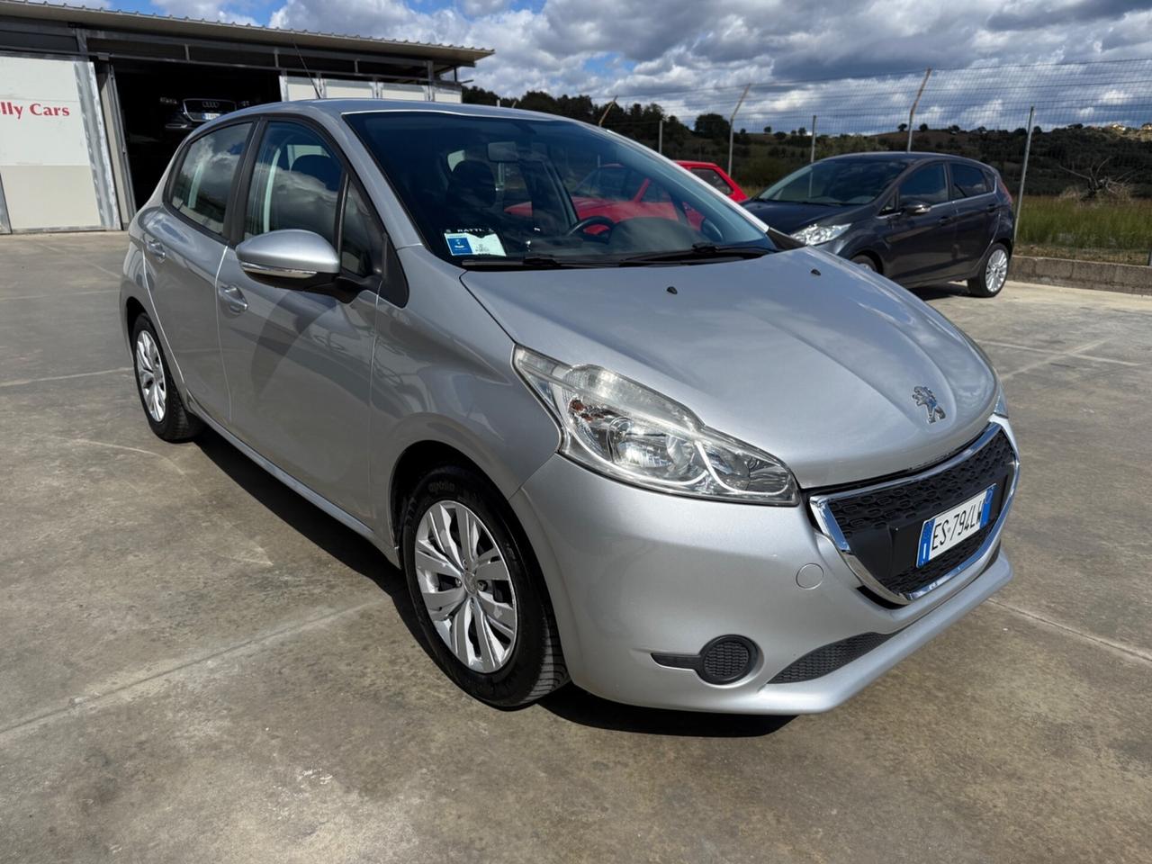 Peugeot 208 1.4 HDi 68 CV 5 porte Access