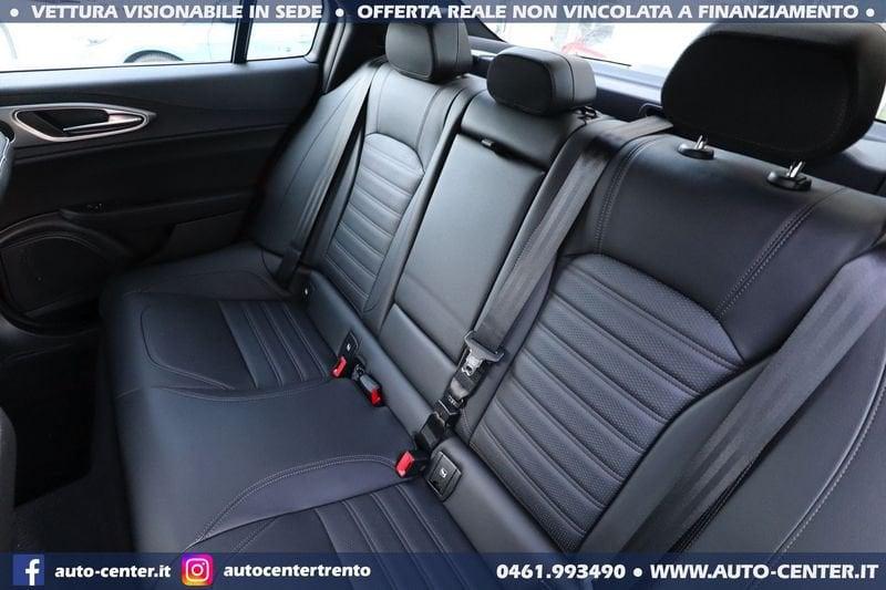 Alfa Romeo Giulia 2.0 Turbo 280CV AT8 AWD Q4 Veloce