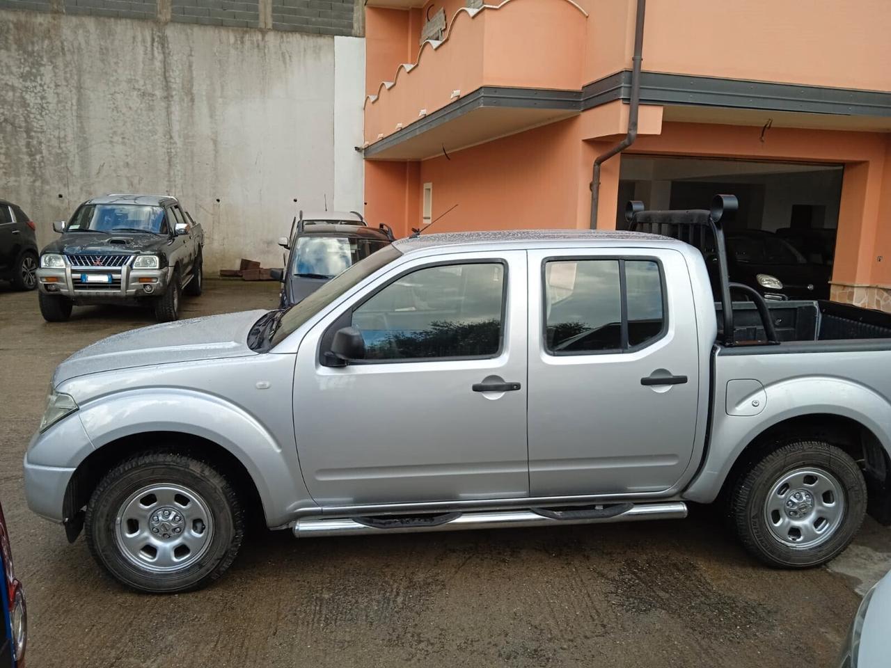 NISSAN NAVARA 4x4 2.5 dCi 171cv Double Cab 4p