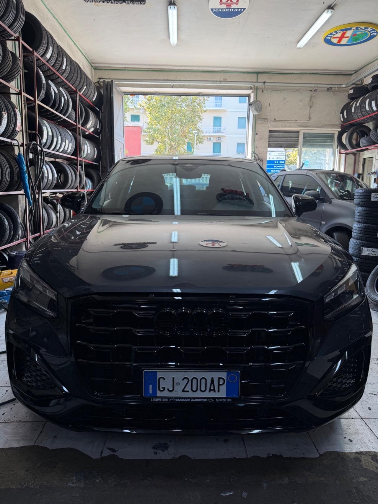 Audi Q2 35 TDI S tronic Identity Black