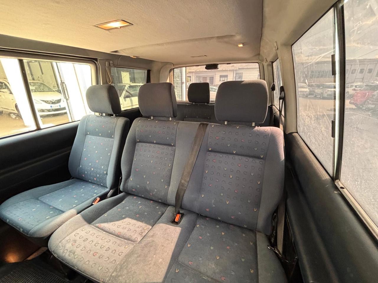 Volkswagen Caravelle 2.5 TDI/102CV PL - 9 posti