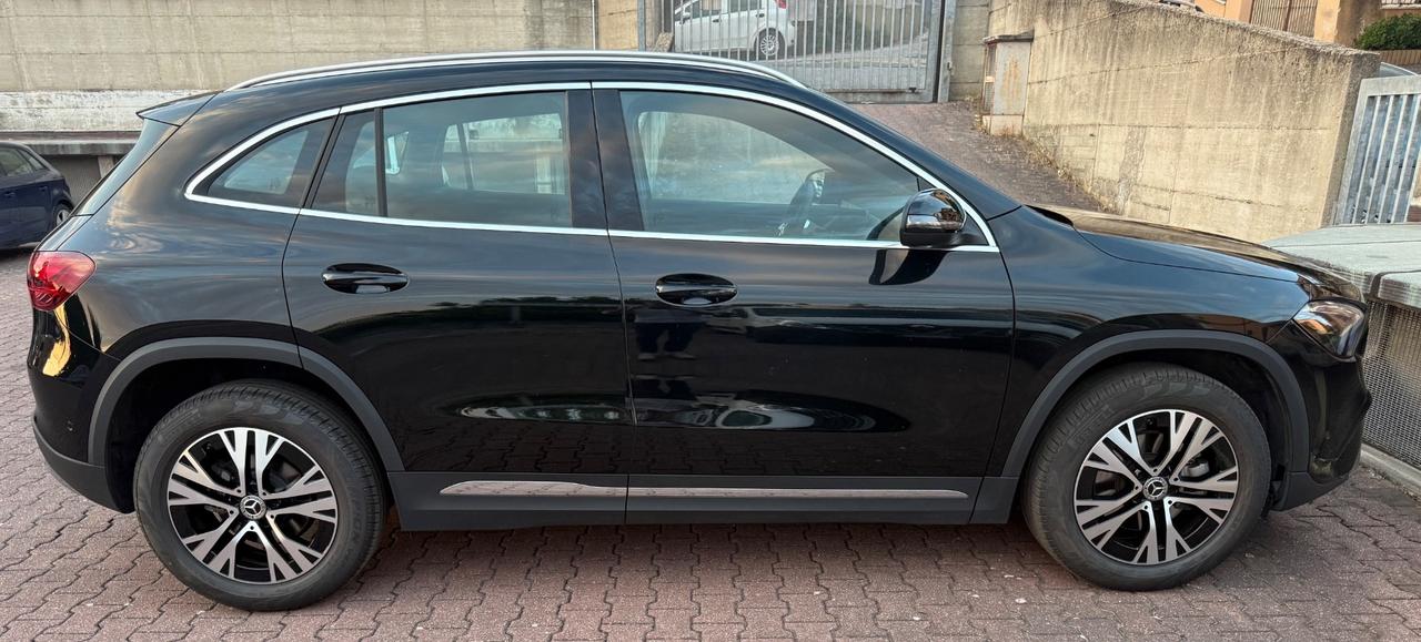 Mercedes-benz GLA 180 Mhev Aut. PARI AL NUOVO - PRONTA CONSEGNA - PREZZO REALE!