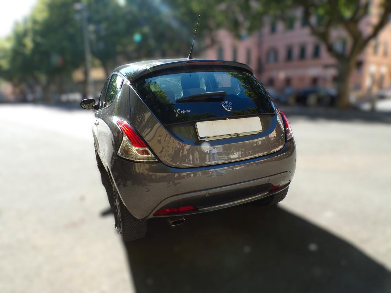 Lancia Ypsilon 1.2 69 CV 5 porte GPL Ecochic Gold NEOPATENTATI