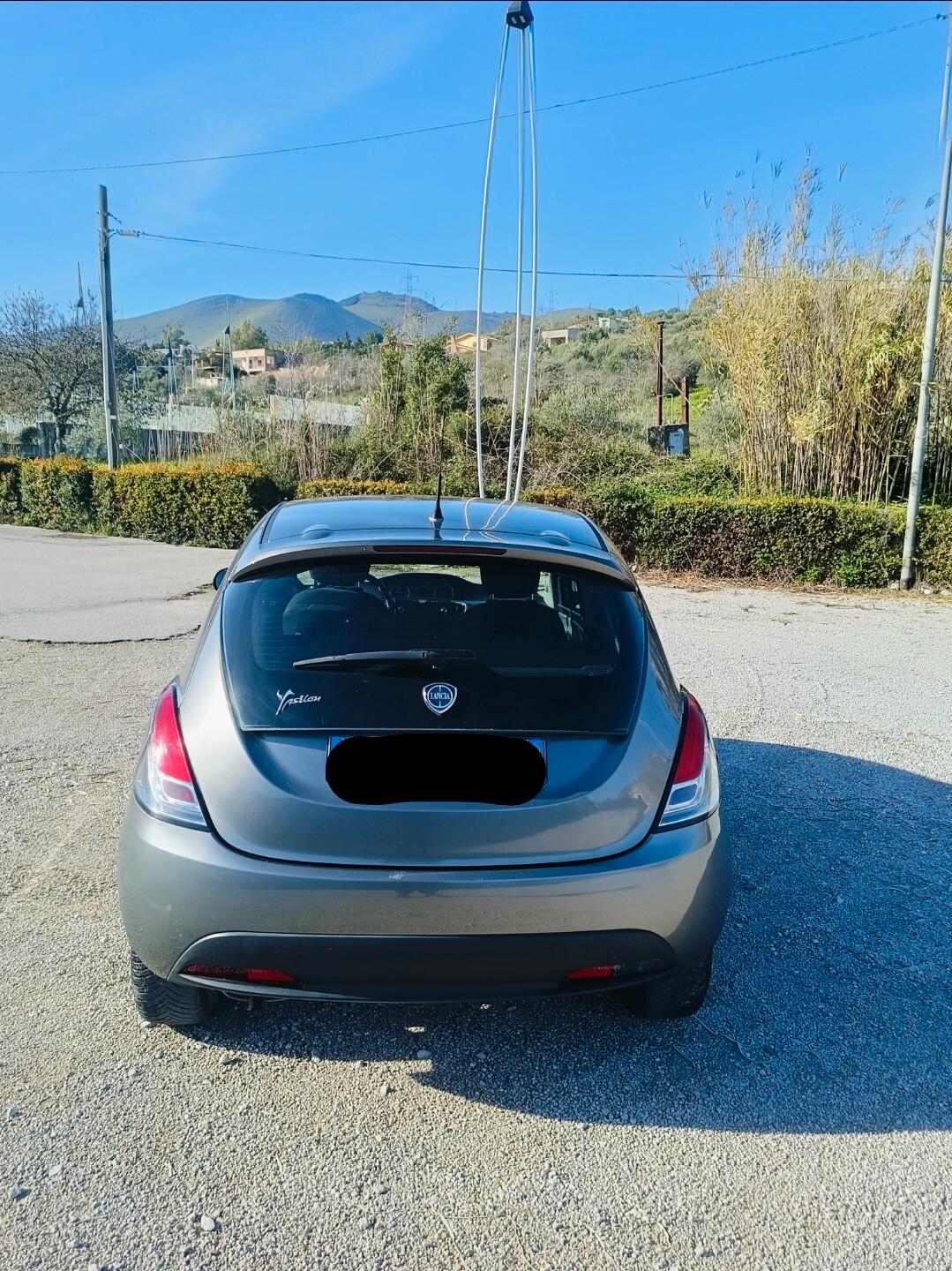 Lancia Ypsilon 1.2 69 CV 5 porte S&S Silver