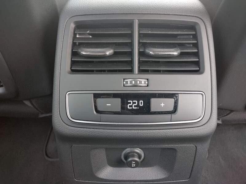 Audi A4 Avant 2.0 TFSI g-tron S-LINE MATRIX LED, ACC, CERCHI 18!!!!