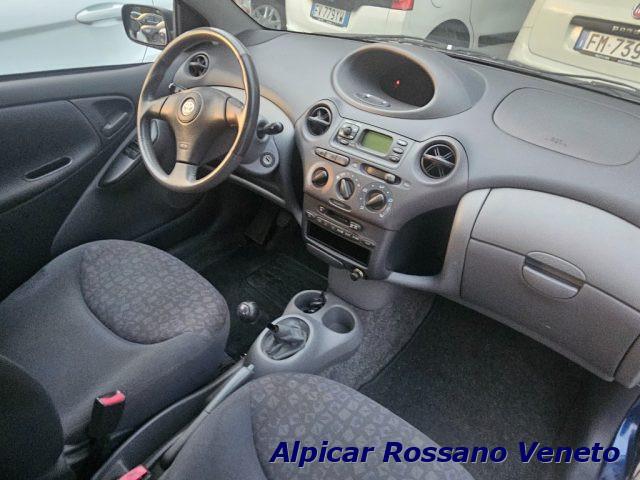 TOYOTA Yaris 1.0i 16V cat 3 porte