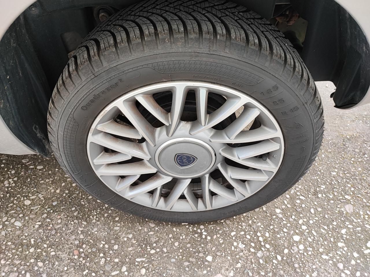 Lancia Ypsilon