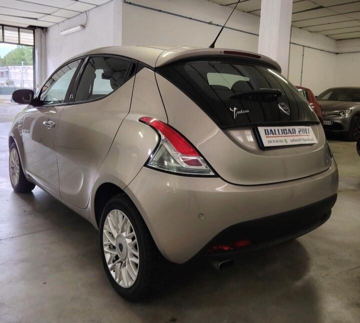 LANCIA YPSILON ECOCHIC GPL!!!