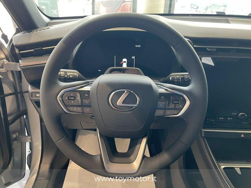 Lexus LBX Hybrid Emotion