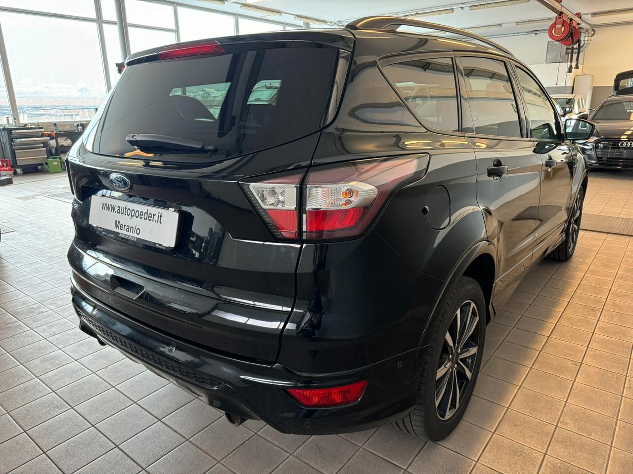 Ford Kuga 2.0 TDCI 180 CV S&S 4WD Powershift ST-Line