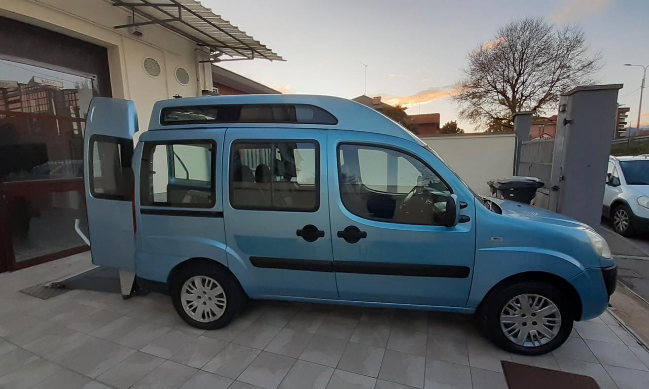 Doblò trasporto disabili pedana elettrica