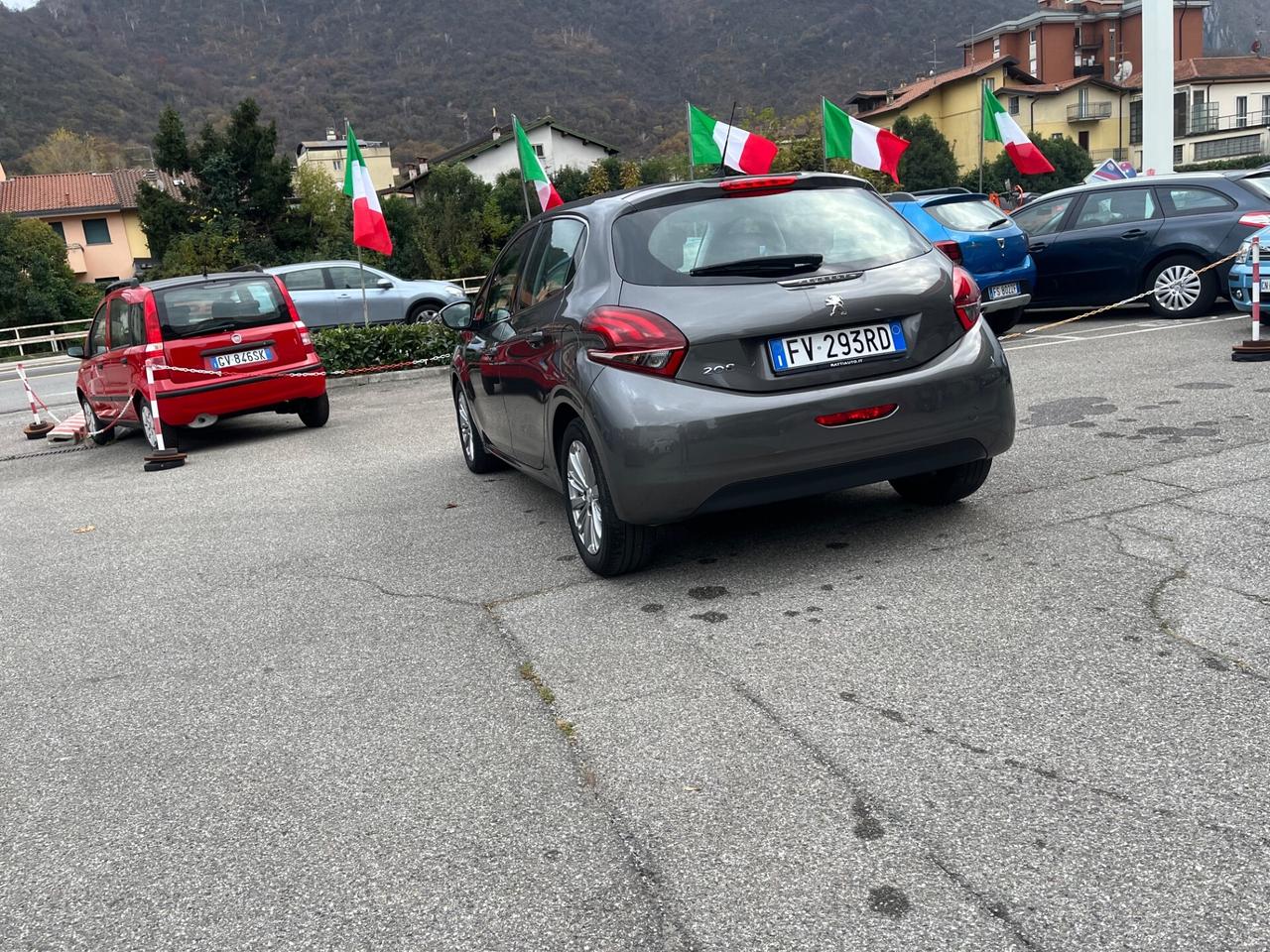 PEUGEOT 208 NEOPATENTATI