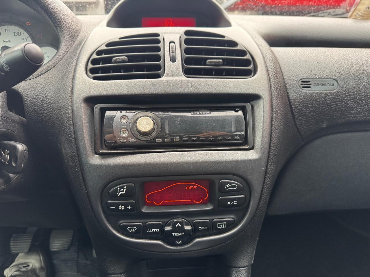 Peugeot 206 1.4 16V 3p. XS ADATTA A NEOPATENTATI