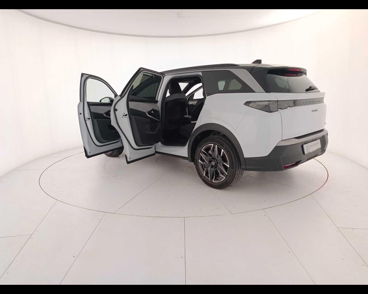 PEUGEOT Nuovo 5008 Hybrid 136 e-DCS6 GT