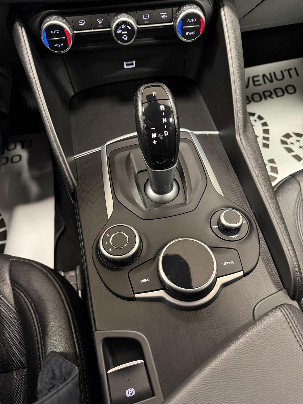 Alfa Romeo Giulia 2.2 Turbodiesel 180 CV AT8 Business Sport Launch Ed.