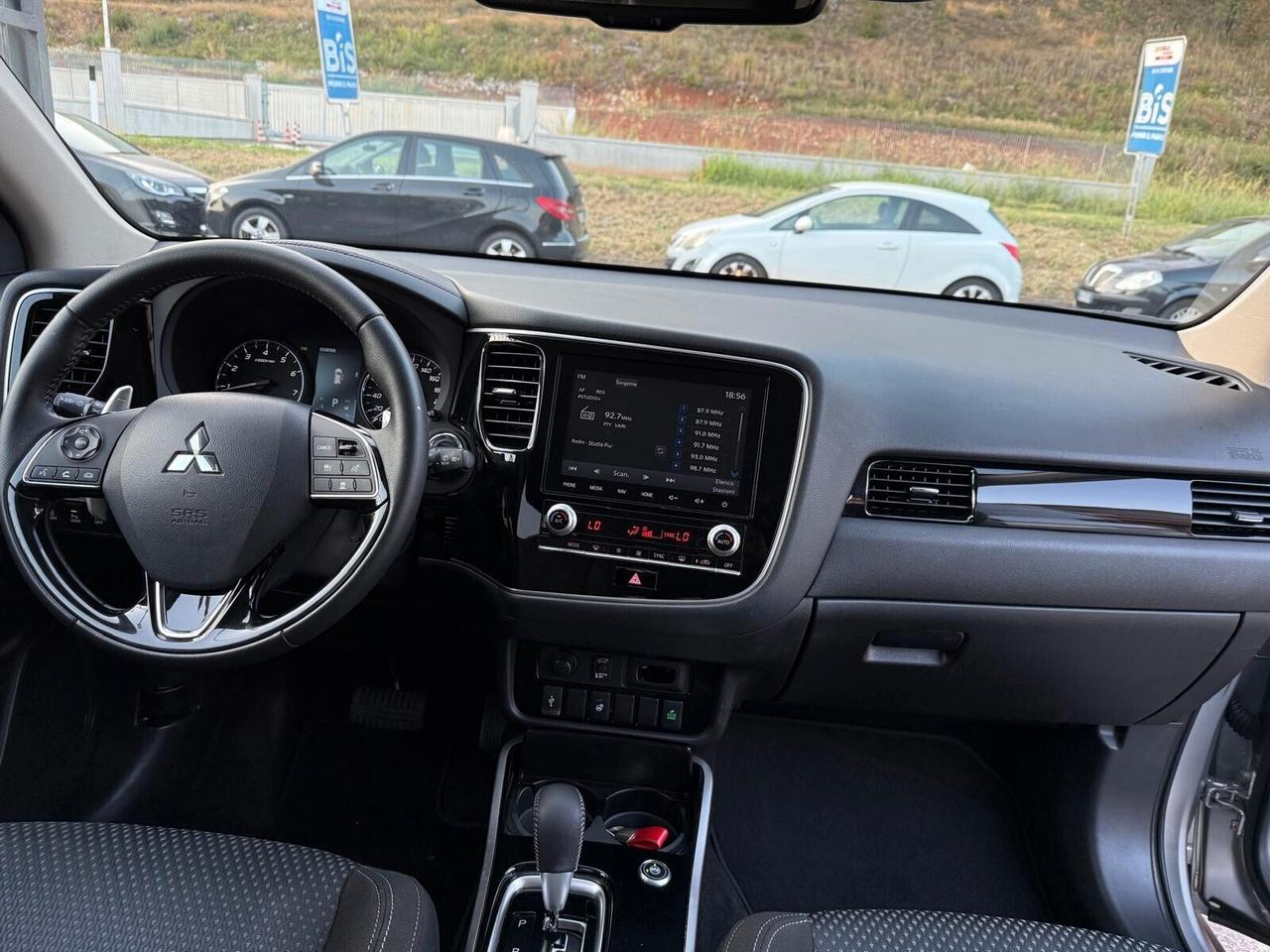 Mitsubishi Outlander 2.0 4WD GPL Bi-fuel CVT Diamond SDA 7 posti