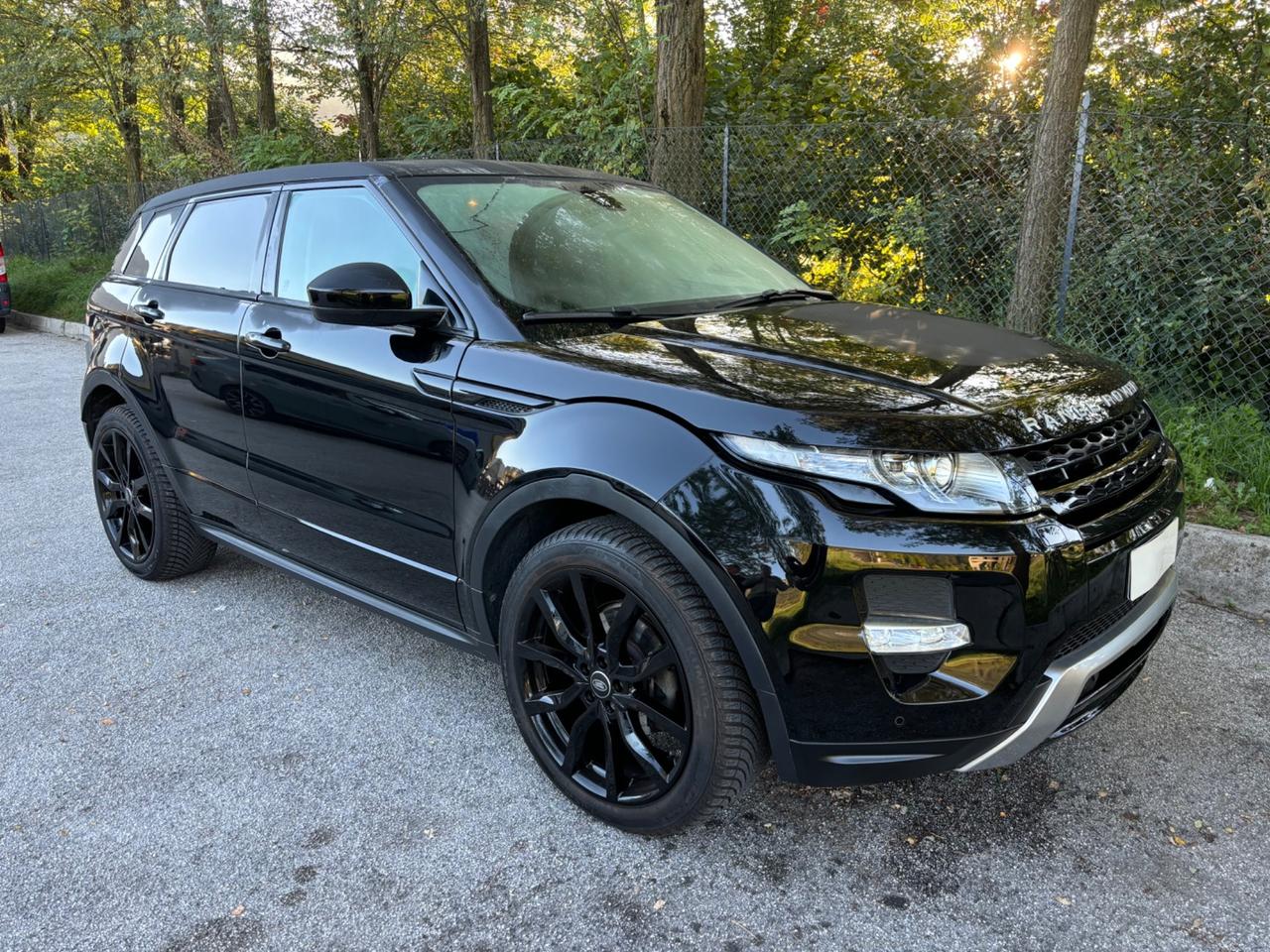 Land Rover Range Evoque 2.2 TD4 5p. Pure
