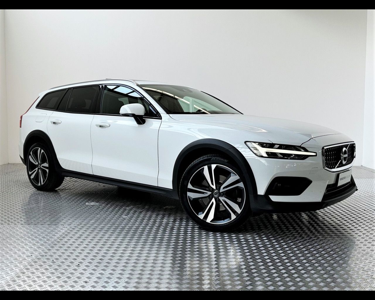VOLVO V60 CC (2018--->) V60 Cross Country D4 AWD Geartronic Pro