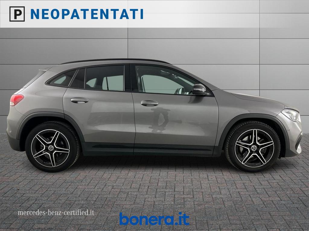 Mercedes GLA 180 180 D Premium 8G-DCT
