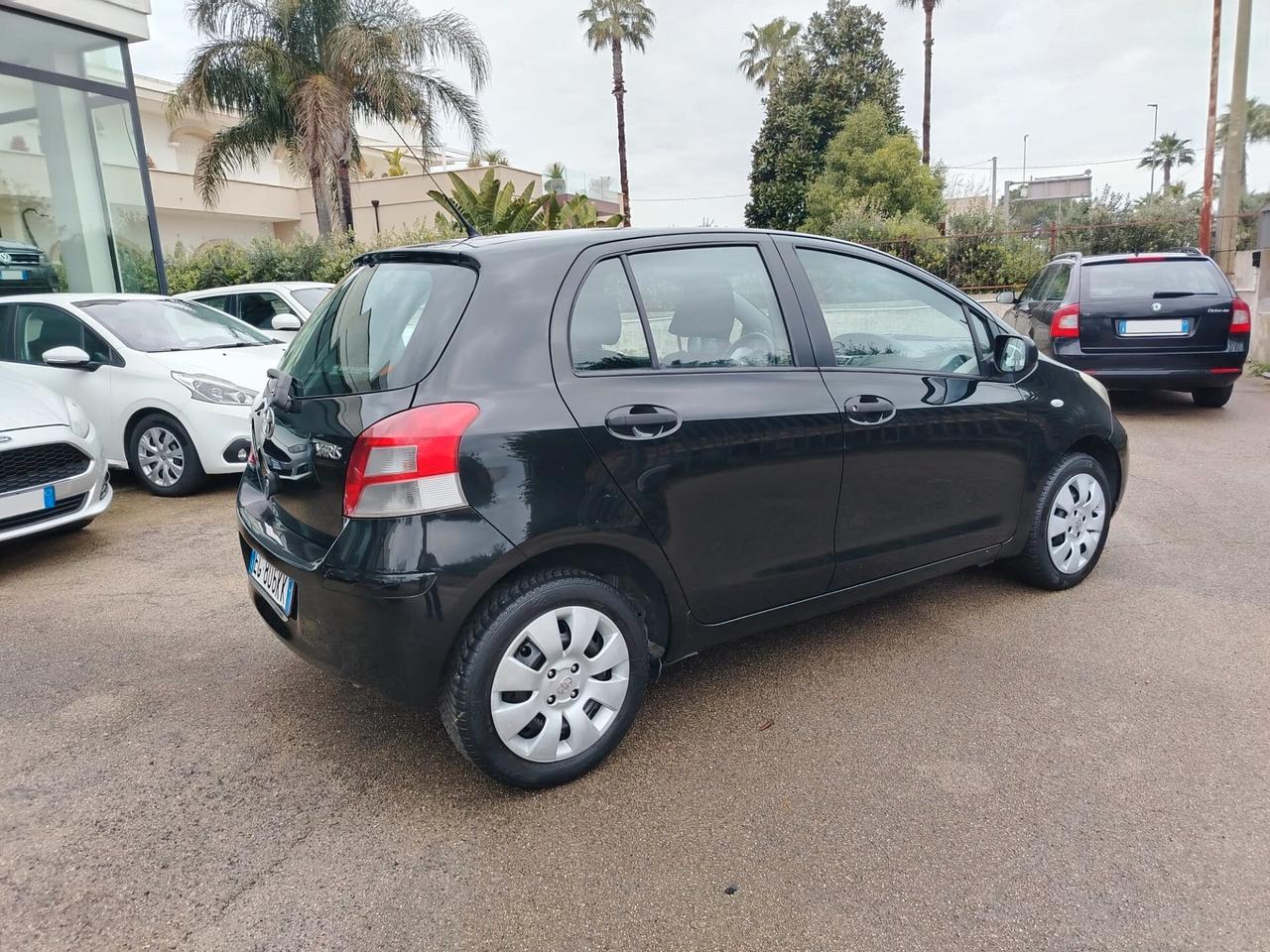 Toyota Yaris 1.0 5 porte Now